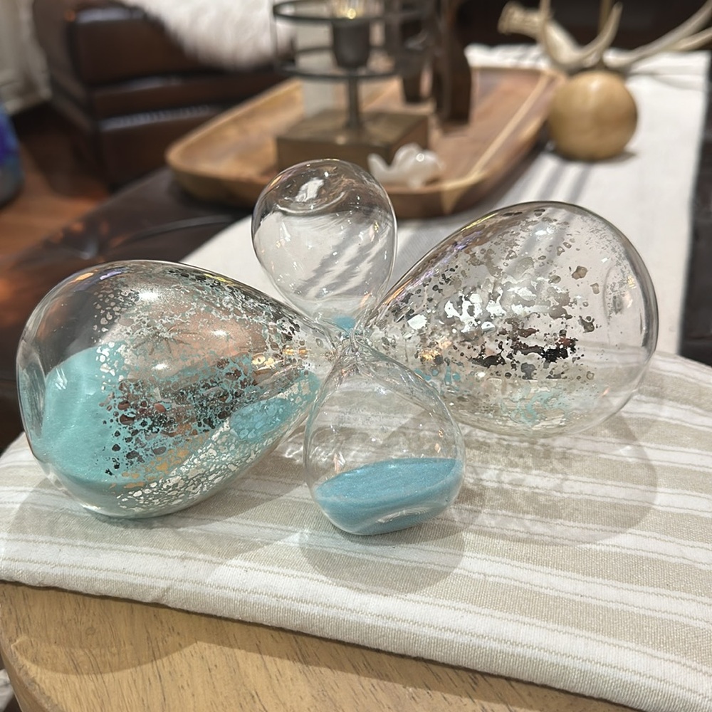 Pier 1 Imports Vintage Hourglass Set w/Aqua Sand & Silver Tone Accents, Like New - Picture 14 of 16